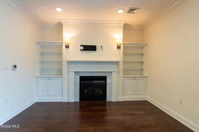 $385,000 | 97 East Avenue, Unit 201, Saratoga Springs, NY 12866