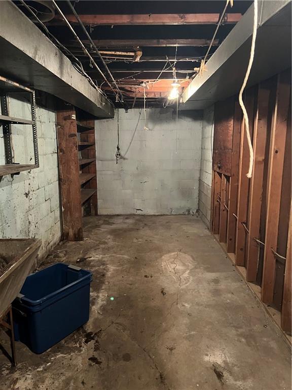 2037 McKees Rocks Road McKees Rocks, PA 15136 - Photo 14 of 19 a view of basement