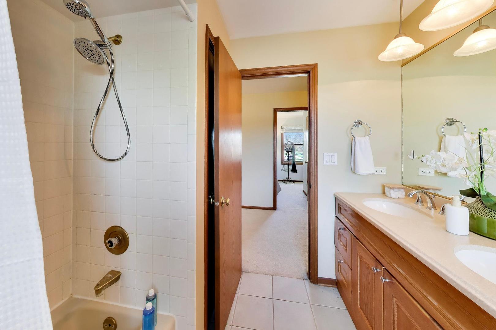 530 Cypress Bridge Road Lake Zurich, IL 60047 - Photo 33 of 44