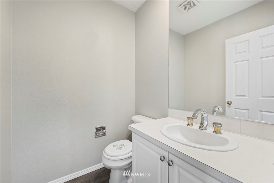 3829 Northeast 6th Street Renton, WA 98056 - Photo 12 of 25
