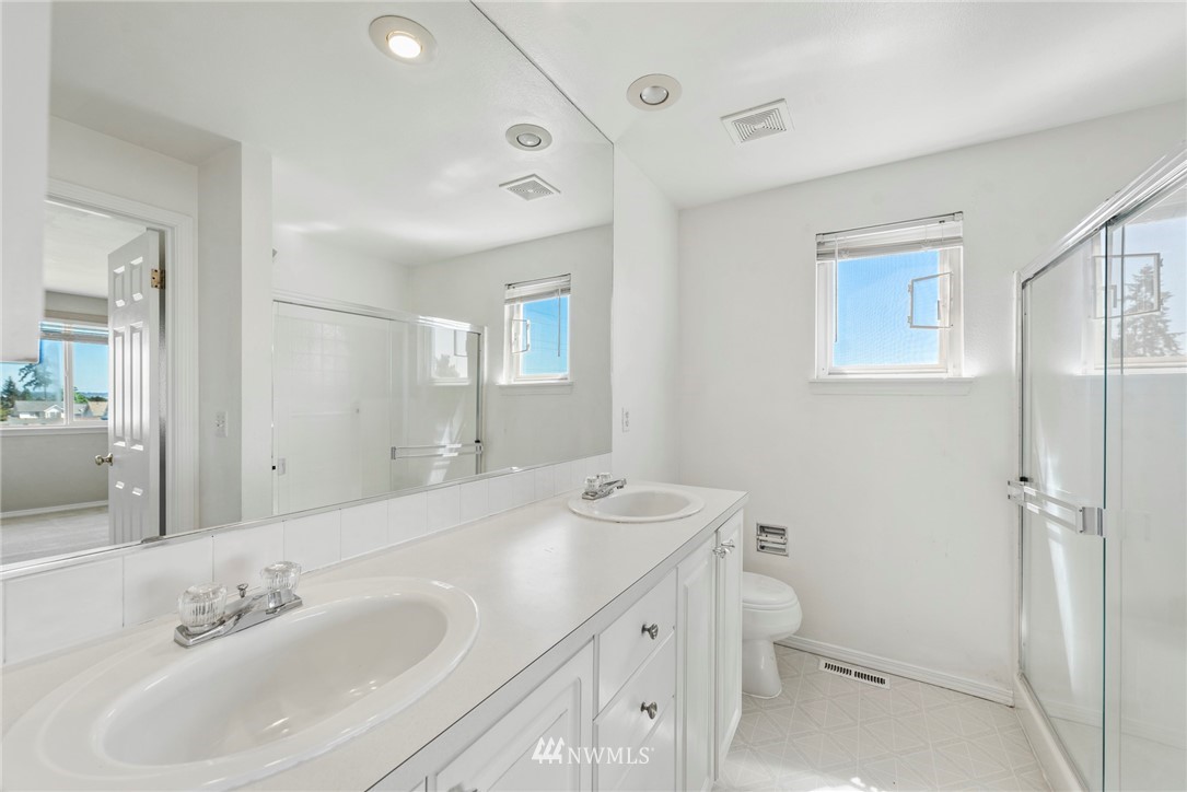 3829 Northeast 6th Street Renton, WA 98056 - Photo 16 of 25