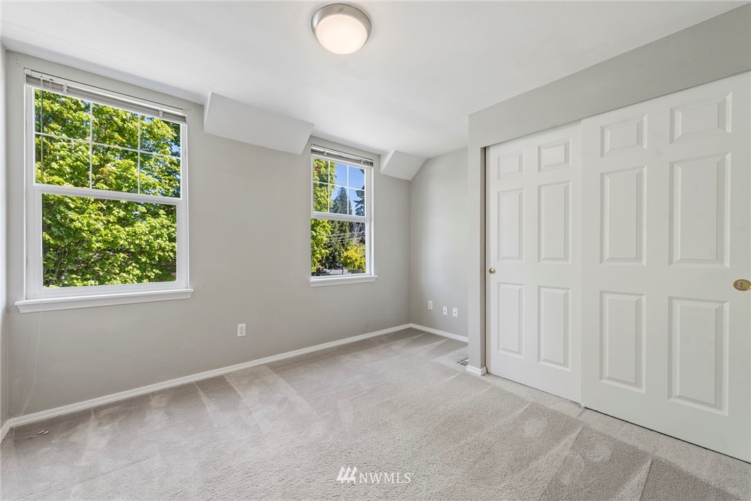 3829 Northeast 6th Street Renton, WA 98056 - Photo 18 of 25