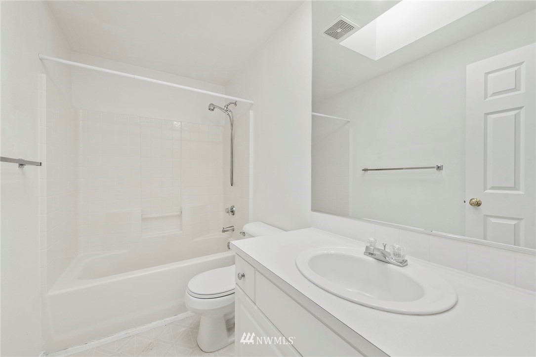 3829 Northeast 6th Street Renton, WA 98056 - Photo 22 of 25
