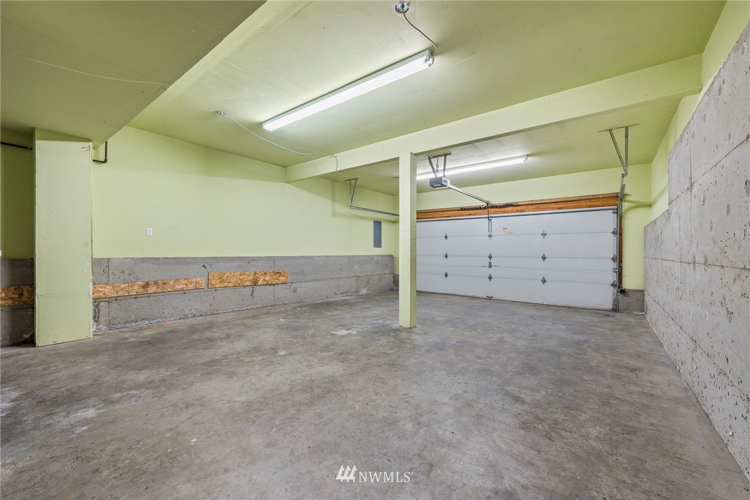3829 Northeast 6th Street Renton, WA 98056 - Photo 23 of 25