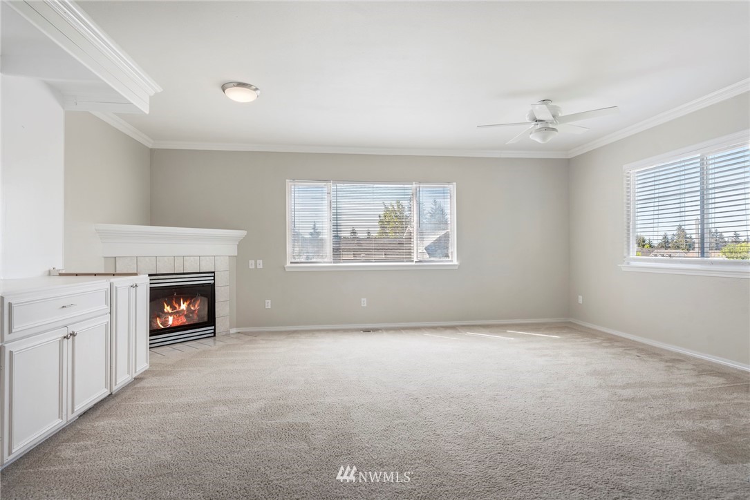 3829 Northeast 6th Street Renton, WA 98056 - Photo 6 of 25