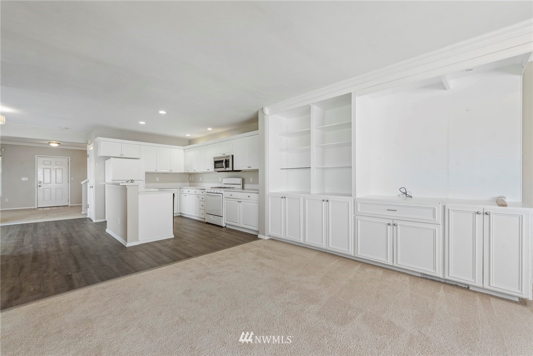 3829 Northeast 6th Street Renton, WA 98056 - Photo 9 of 25