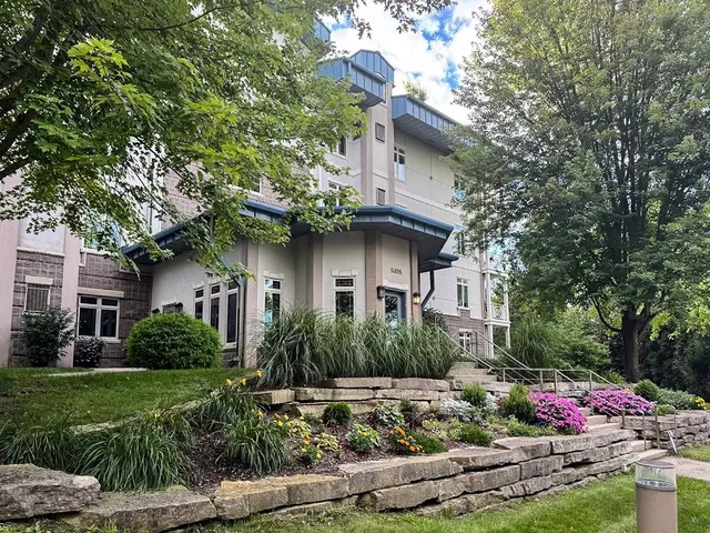 $800,000 | 5355 Hanson's Landing, Unit 104, Madison, WI 53704