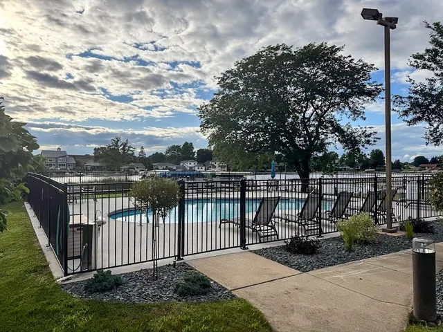 $800,000 | 5355 Hanson's Landing, Unit 104, Madison, WI 53704