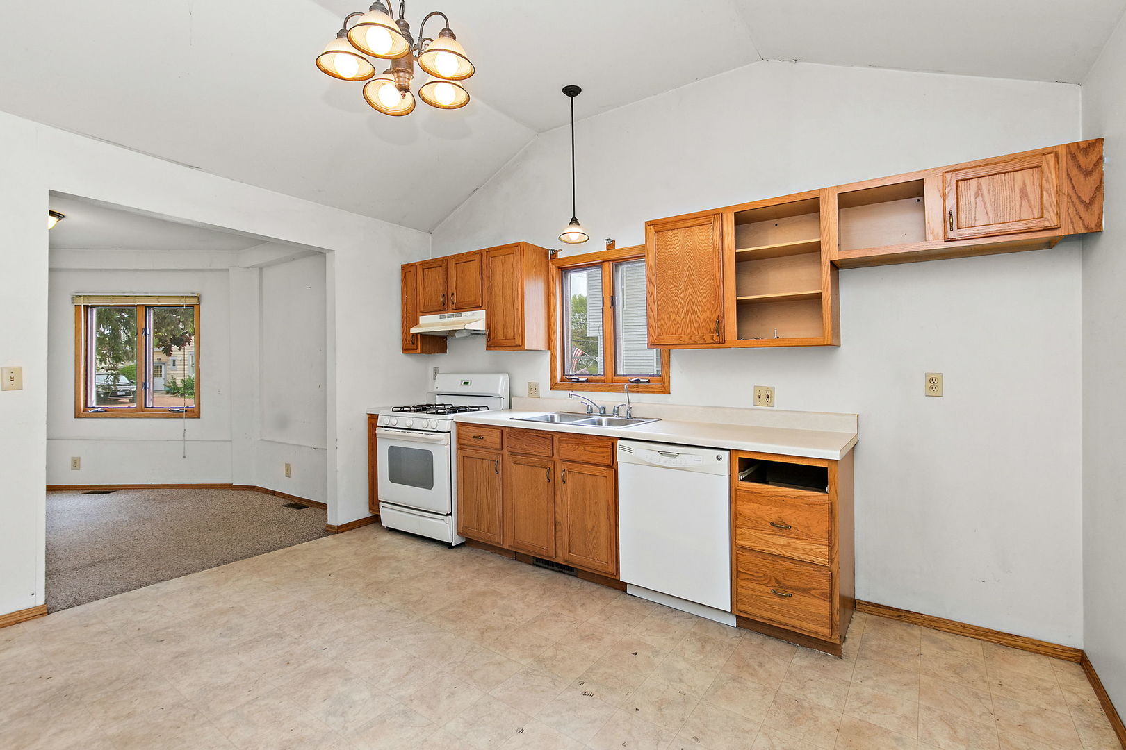1302 State Street DeKalb, IL 60115 - Photo 7 of 21