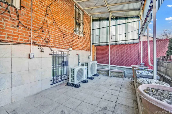 $689,000 | 145-36 159th Street | Springfield Gardens