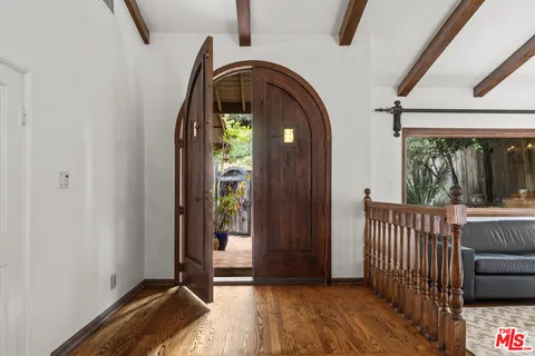 $2,199,000 | 2695 La Cuesta Drive, Los Angeles, CA 90046