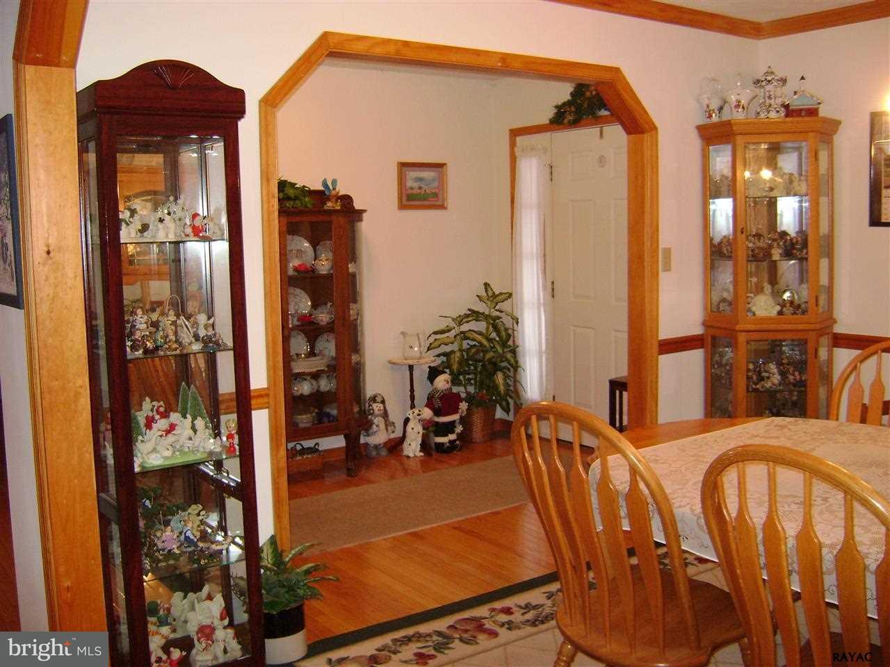 23 Timber Lane Hanover, PA 17331 - Photo 3 of 35