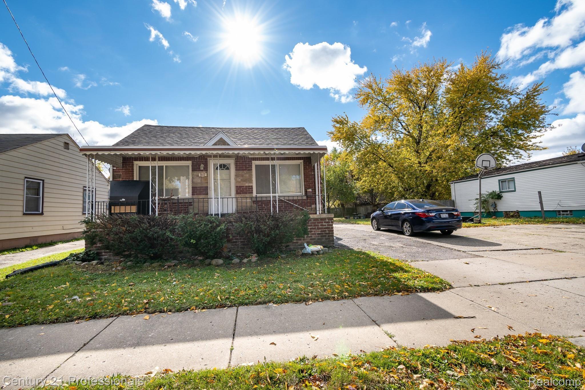 8672 Stephens Road Warren, MI 48089 - Photo 2 of 29 DSC_6804.jpg
