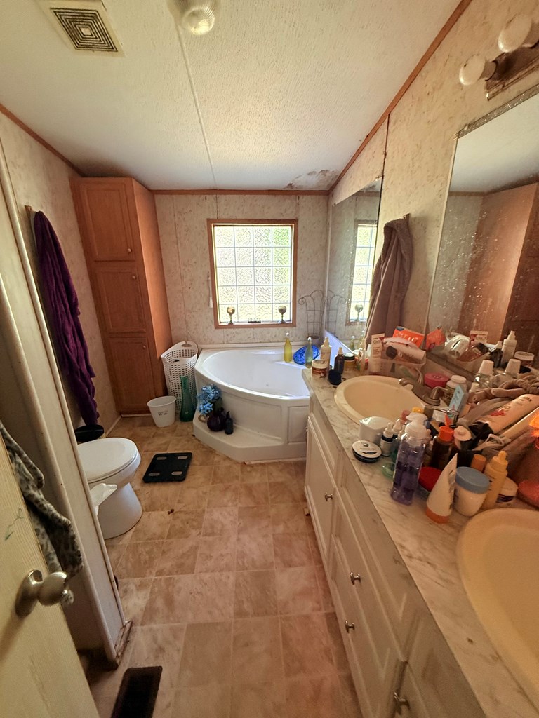 28145 Whites Neck Road Parksley, VA 23421 - Photo 5 of 14
