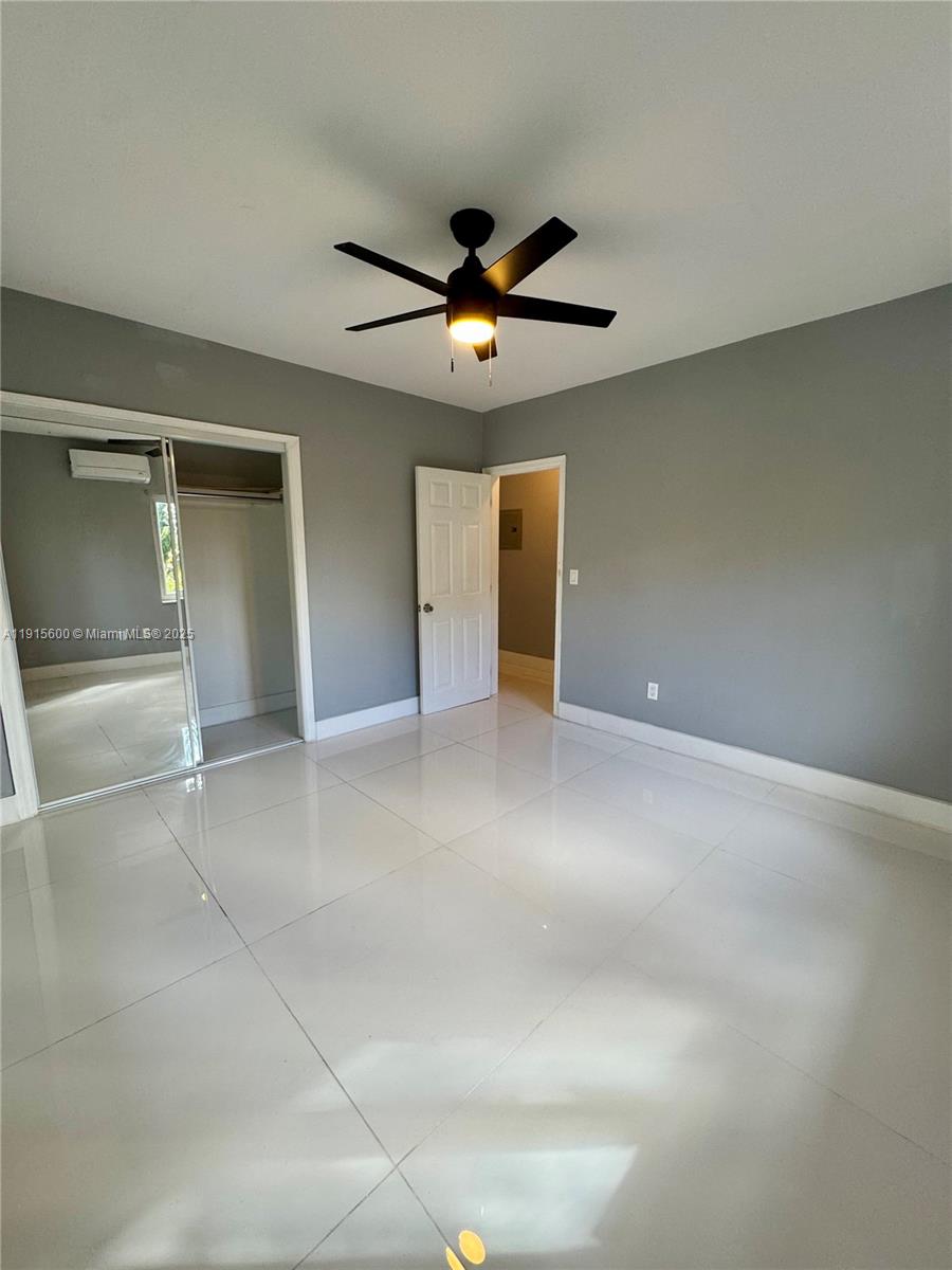 300 Mendoza Avenue, Unit 3 Coral Gables, FL 33134 - Photo 6 of 19 a view of an empty room