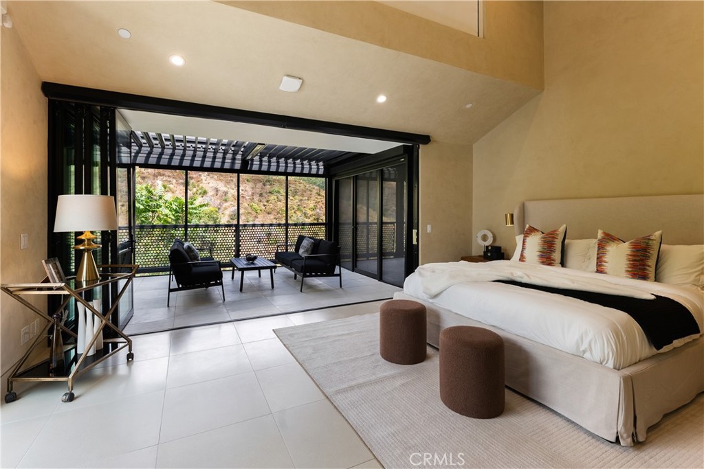 21656 Las Flores Heights Road Malibu, CA 90265 - Photo 24 of 71 Main level primary suite