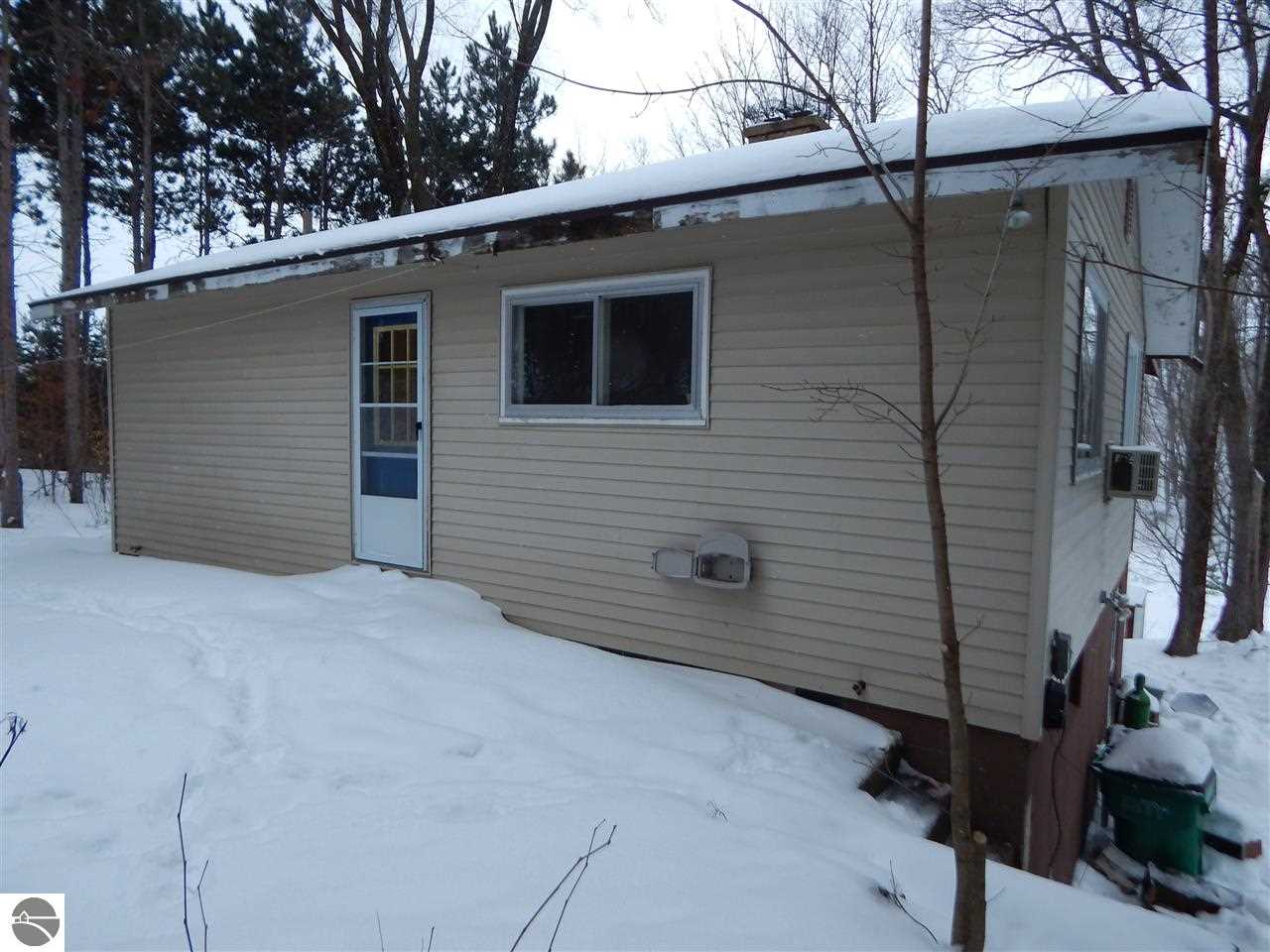 1137 Carlisle Road Traverse City, MI 49696 - Photo 10 of 24 1795412-9.JPG