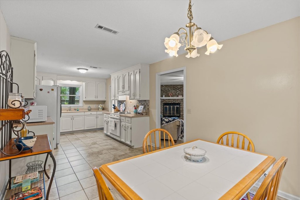 317 Ridgeway Drive Enterprise, AL 36330 - Photo 6 of 25