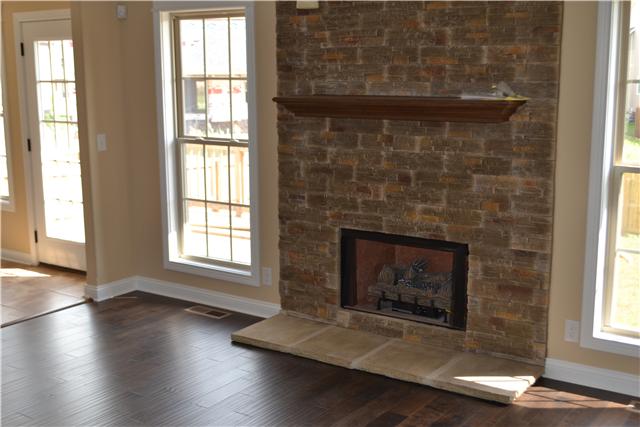 1407 Raven Road Clarksville, TN 37042 - Photo 4 of 5 Gallery Image 4