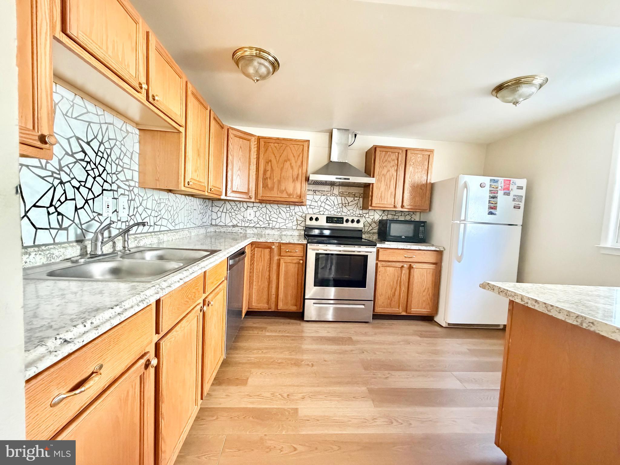 13612 Lindendale Road Woodbridge, VA 22193 - Photo 11 of 19