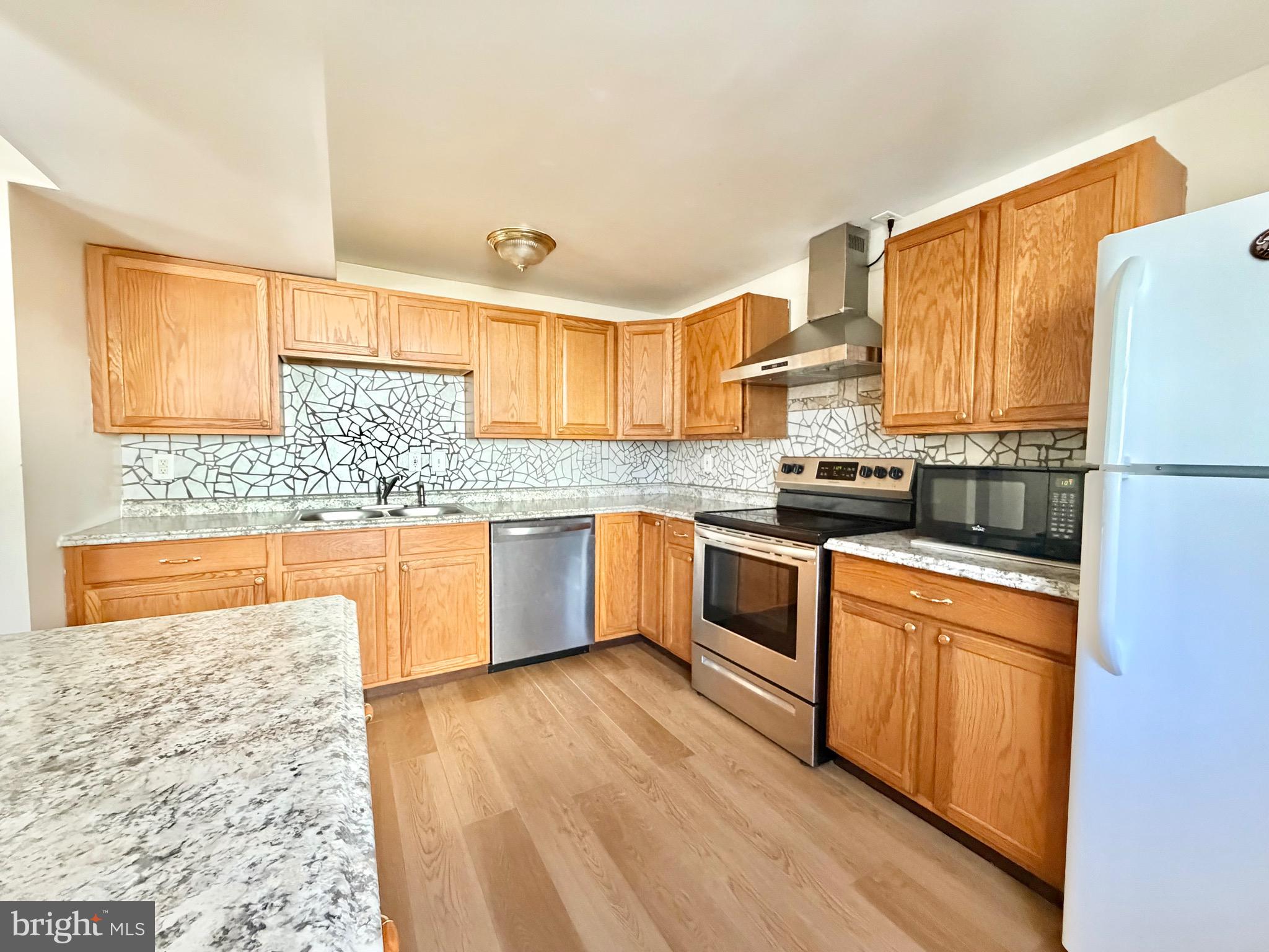 13612 Lindendale Road Woodbridge, VA 22193 - Photo 10 of 19