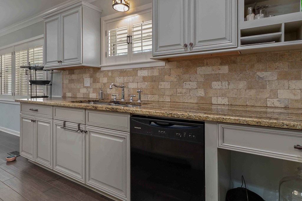313 Sunset Road Columbus, GA 31904 - Photo 5 of 46 GRANITE COUNTERS