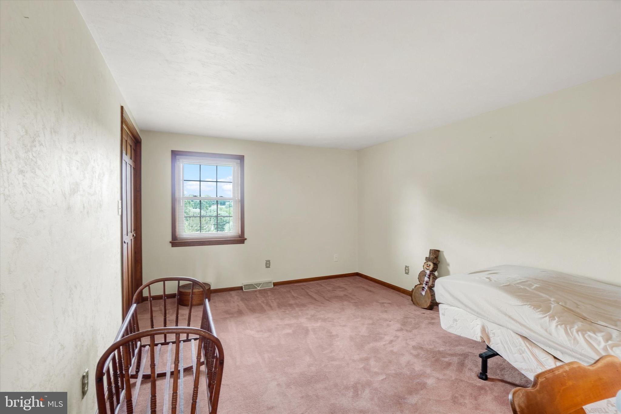 441 School Road York, PA 17407 - Photo 26 of 34 an empty room with windows