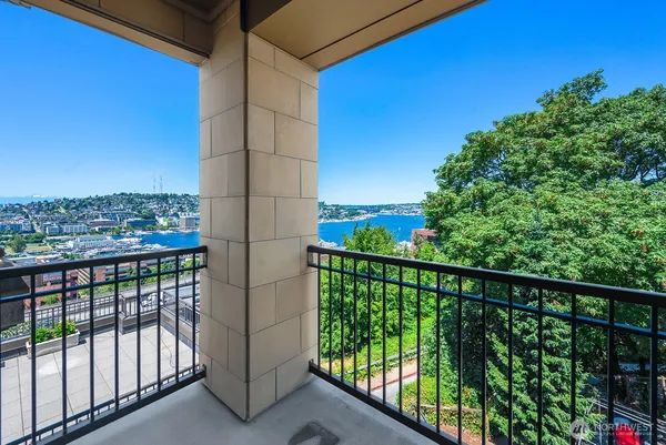 $1,495,000 | 745 Bellevue Avenue East, Unit 402, Seattle, WA 98102