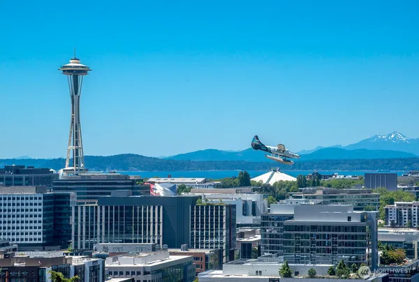 $1,495,000 | 745 Bellevue Avenue East, Unit 402, Seattle, WA 98102
