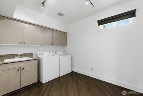 $1,495,000 | 745 Bellevue Avenue East, Unit 402, Seattle, WA 98102