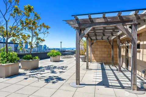 $1,495,000 | 745 Bellevue Avenue East, Unit 402, Seattle, WA 98102