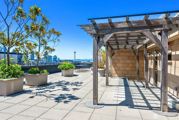 $1,495,000 | 745 Bellevue Avenue East, Unit 402, Seattle, WA 98102