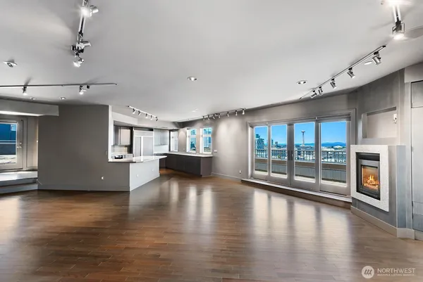 $1,495,000 | 745 Bellevue Avenue East, Unit 402, Seattle, WA 98102