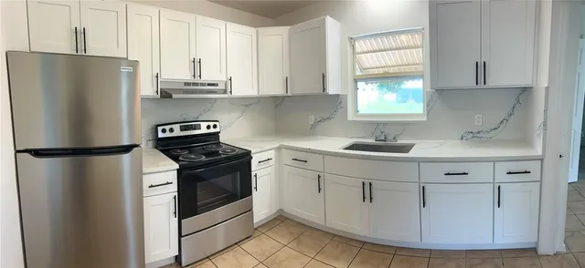 $1,900 | 5903 Richard Place, Sarasota, FL 34231