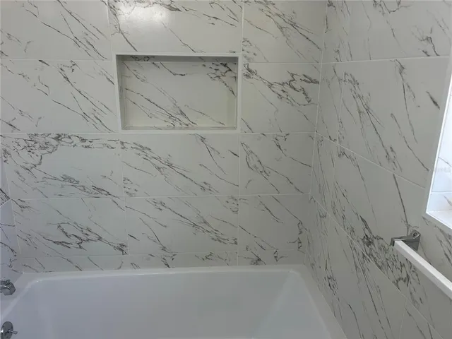 $1,900 | 5903 Richard Place, Sarasota, FL 34231