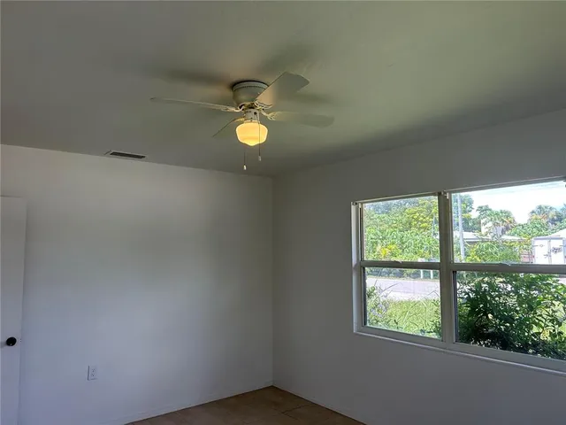 $1,900 | 5903 Richard Place, Sarasota, FL 34231