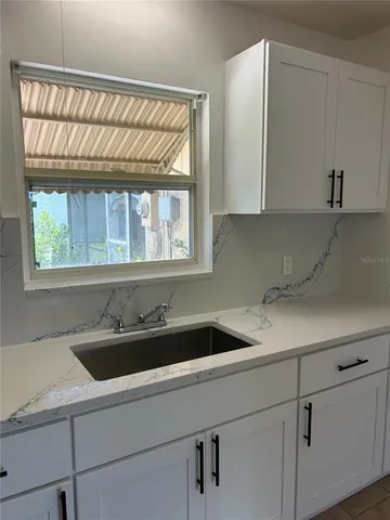 $1,900 | 5903 Richard Place, Sarasota, FL 34231