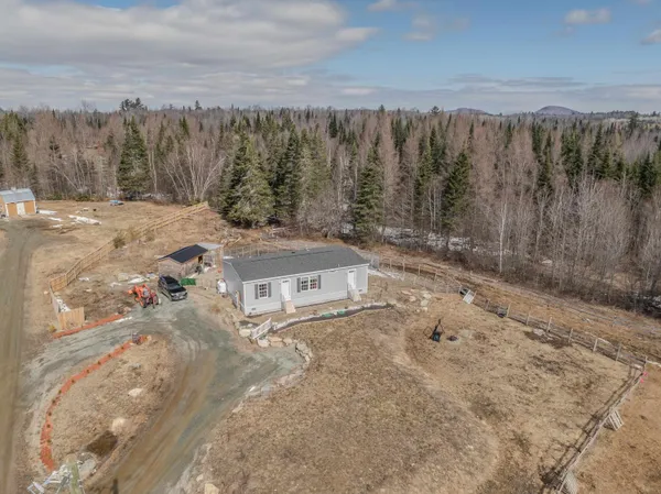 $399,000 | 307 Jefferson Road, Whitefield, NH 03598