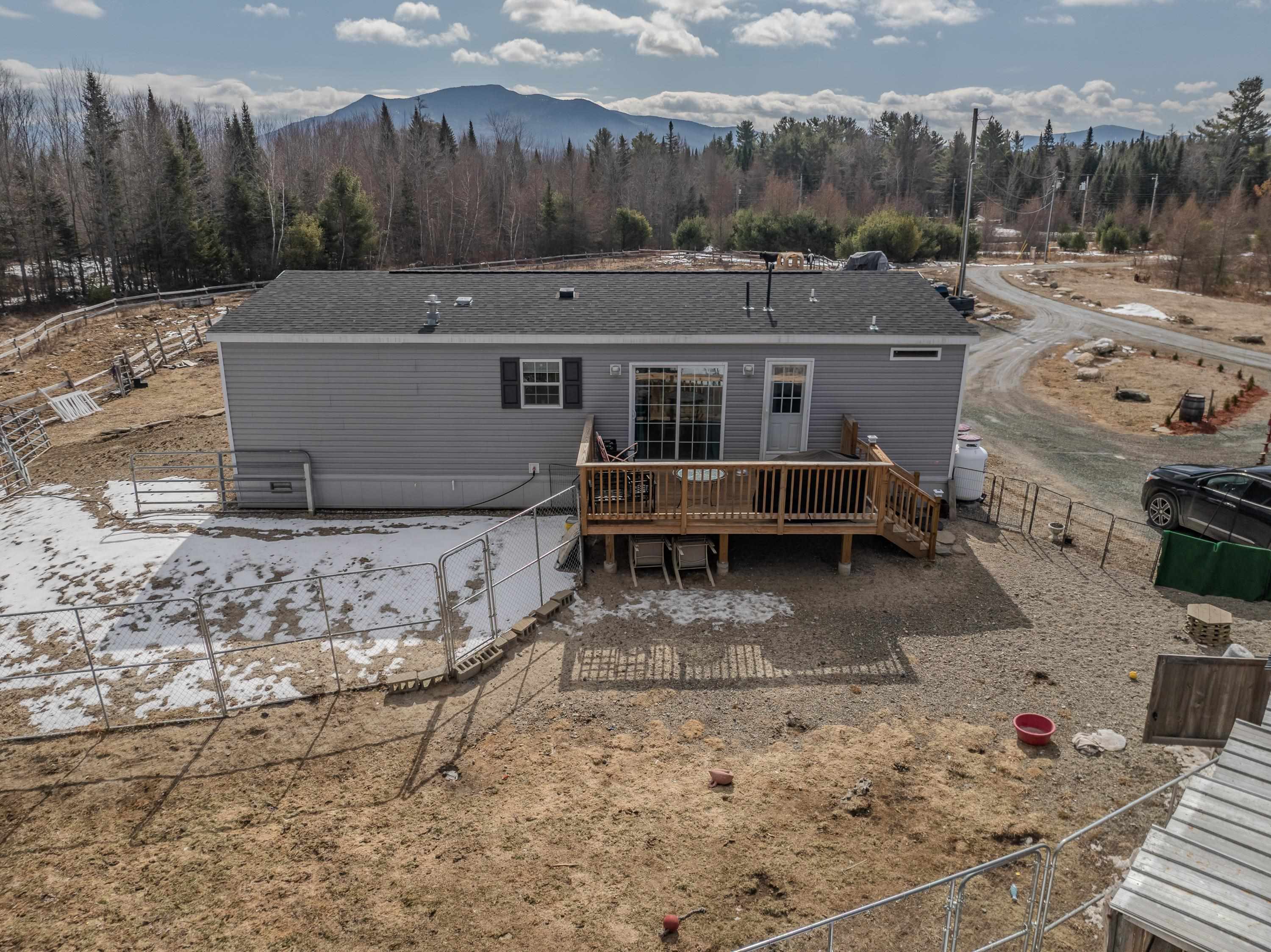 307 Jefferson Road Whitefield, NH 03598 - Photo 4 of 47