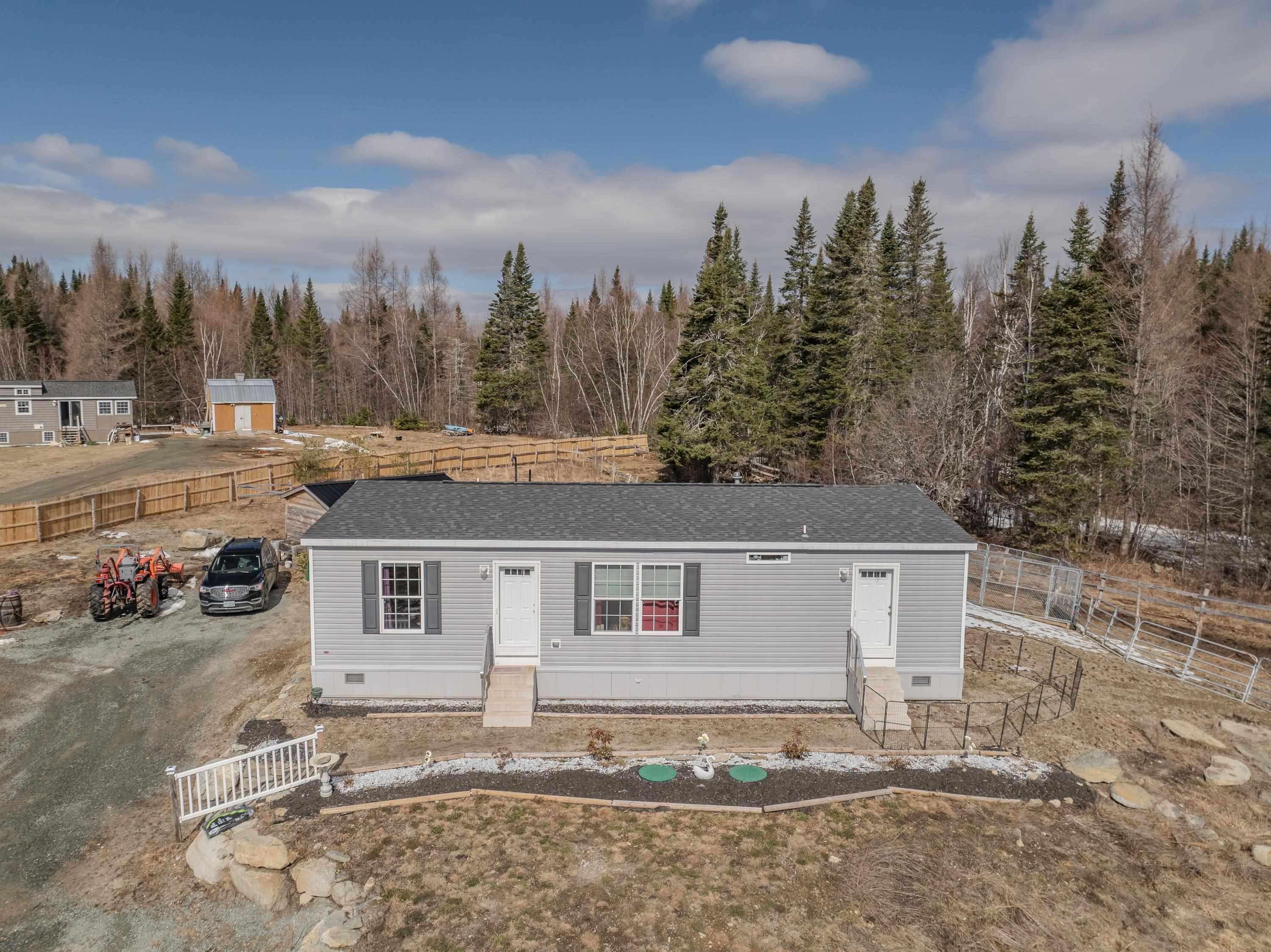 307 Jefferson Road Whitefield, NH 03598 - Photo 5 of 47