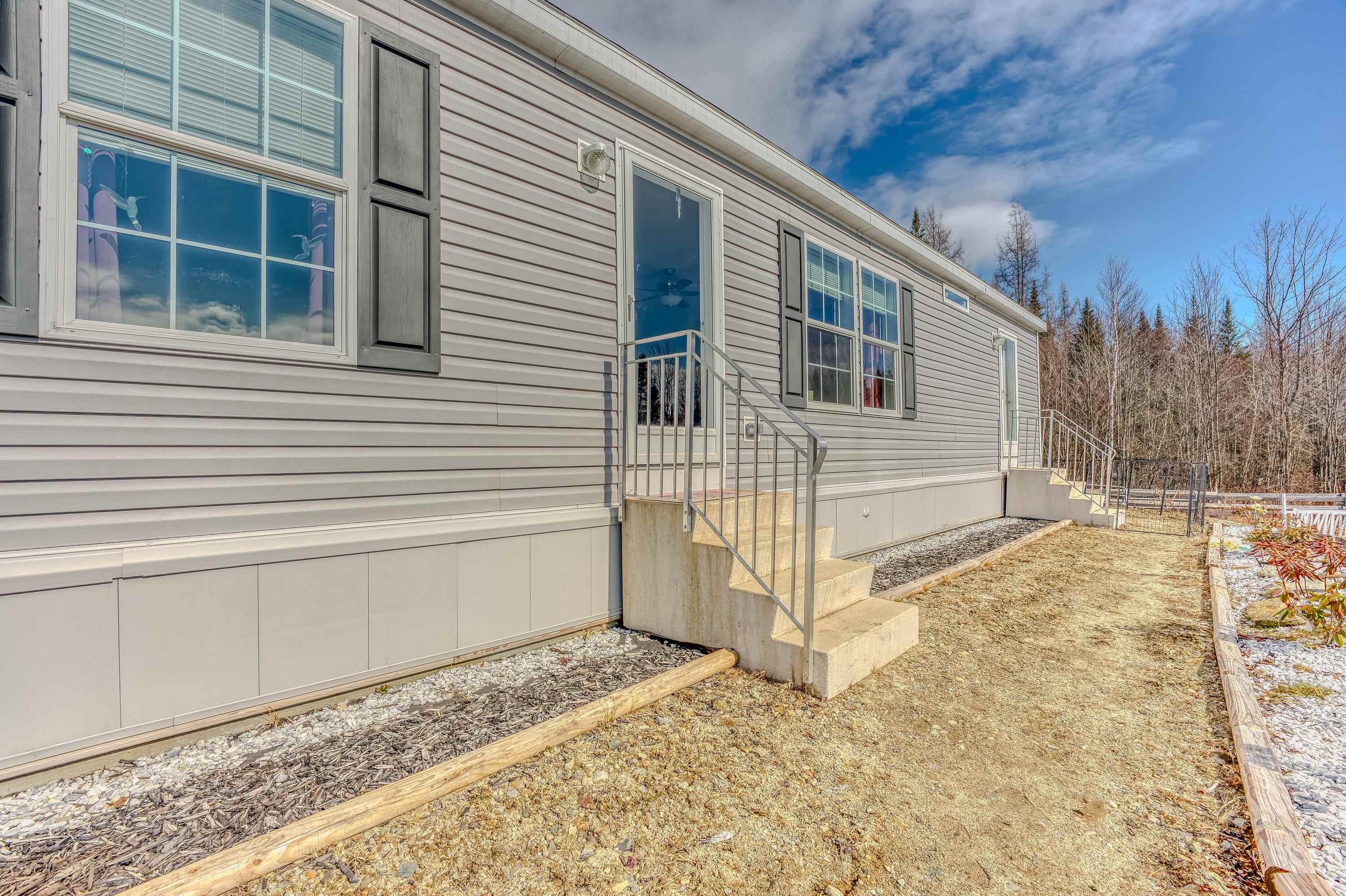 307 Jefferson Road Whitefield, NH 03598 - Photo 6 of 47