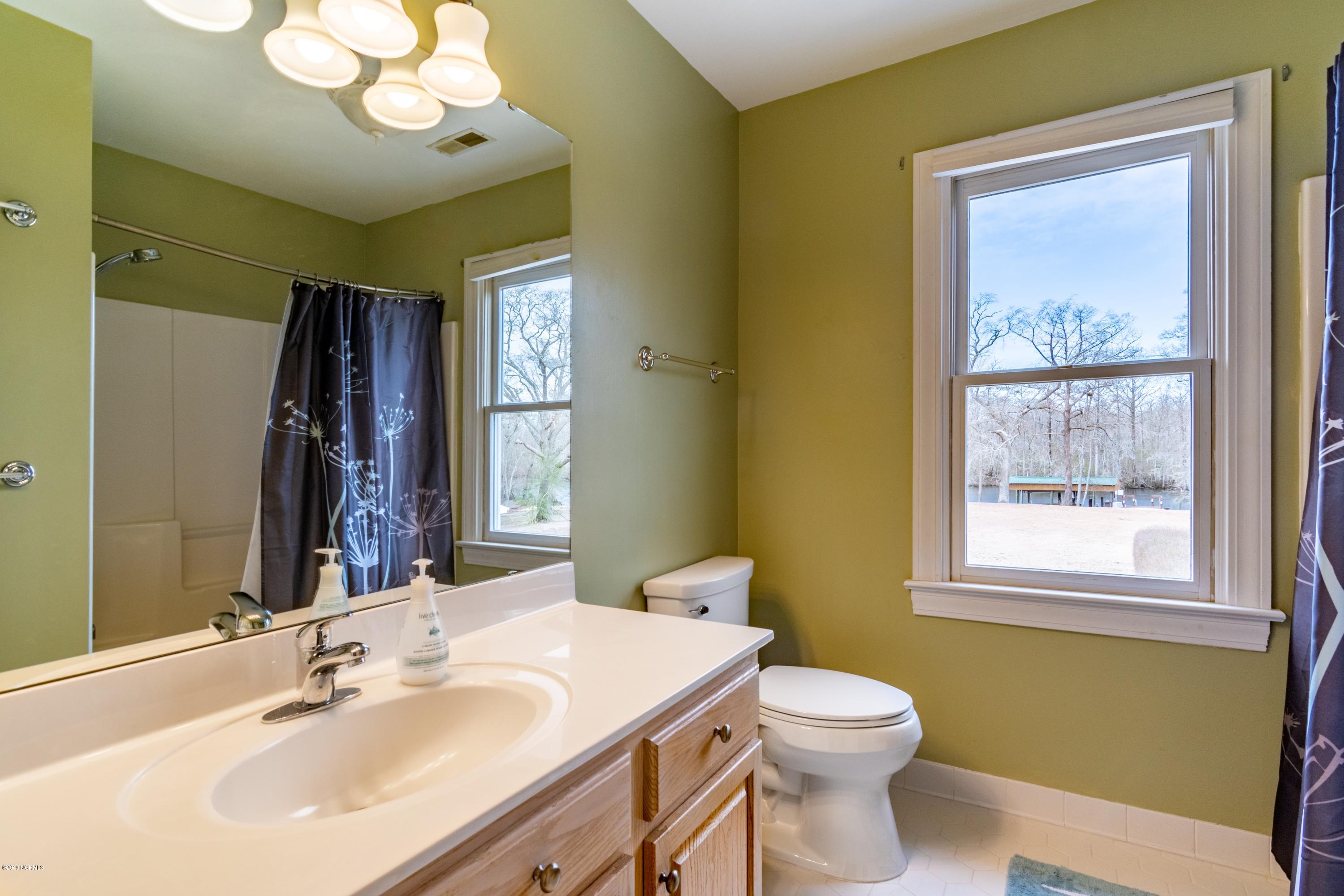 6879 Clarks Neck Road Washington, NC 27889 - Photo 22 of 55 022_GuestBath