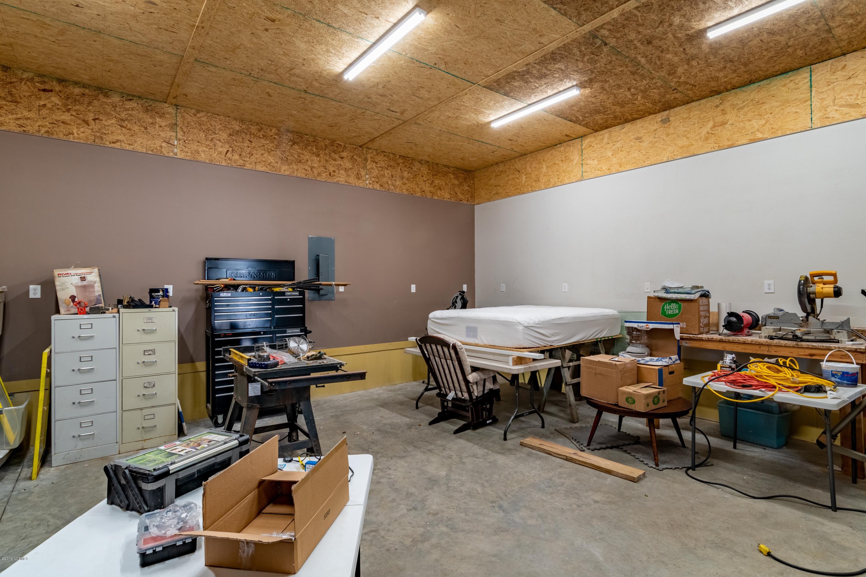 6879 Clarks Neck Road Washington, NC 27889 - Photo 39 of 55 039_ShopInteriorView2