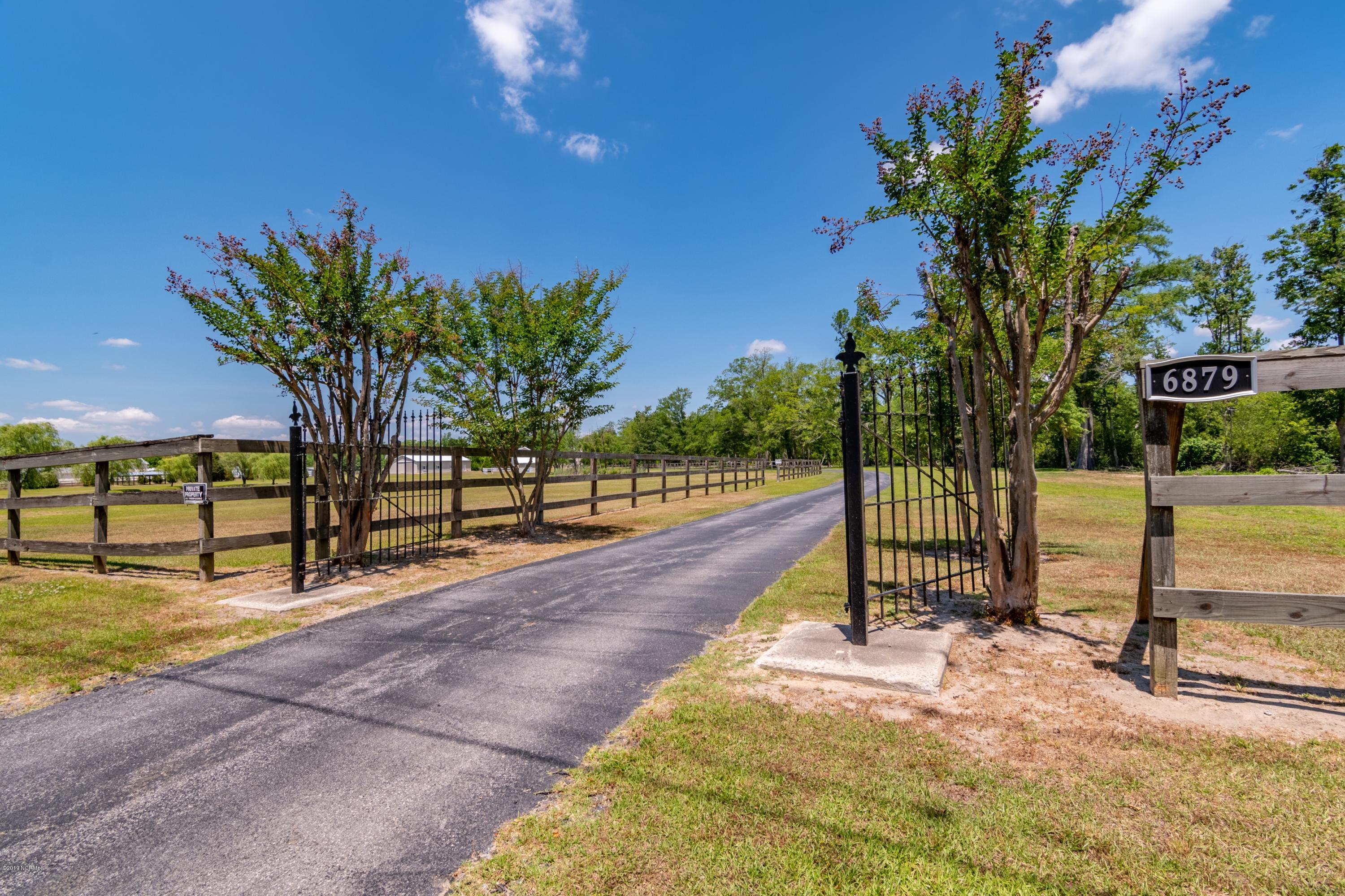 6879 Clarks Neck Road Washington, NC 27889 - Photo 43 of 55 043_DrivewayEntry
