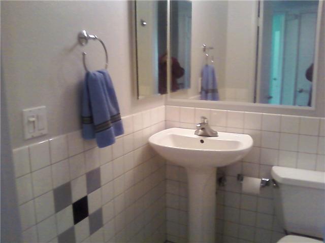 9906 Mission Vega Road, Unit 3 Santee, CA 92071 - Photo 6 of 8 Pedestal Sink