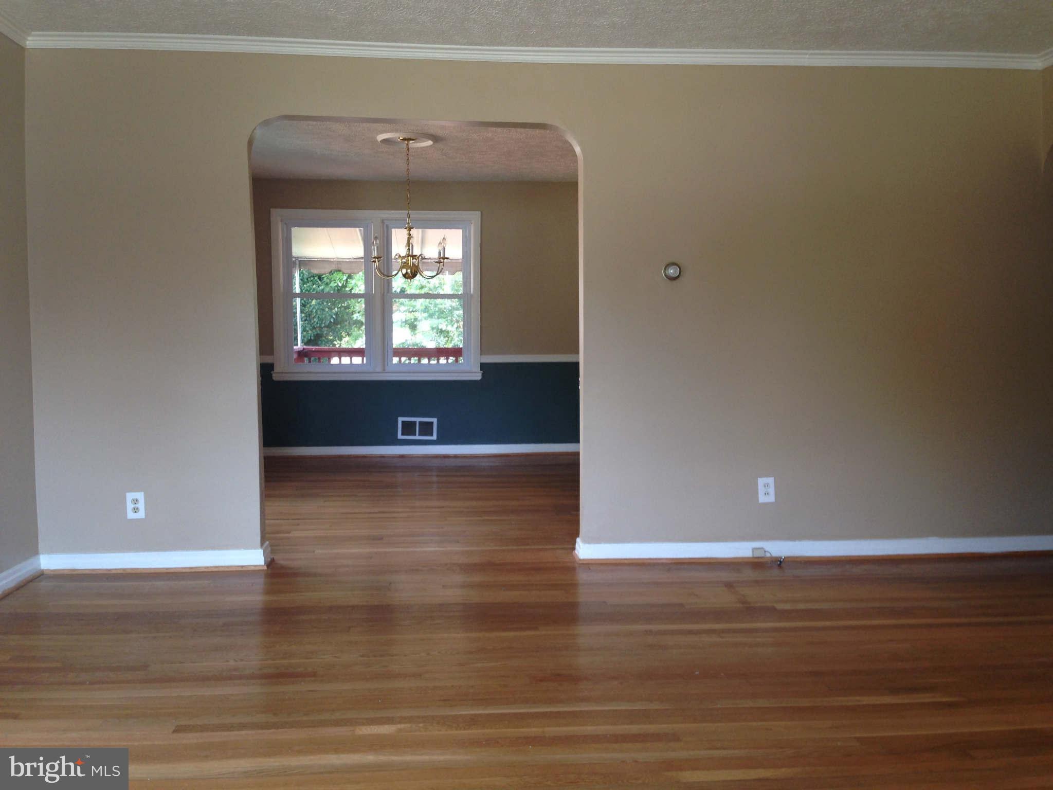 1800 Loch Shiel Road Baltimore, MD 21286 - Photo 8 of 30 Living Room