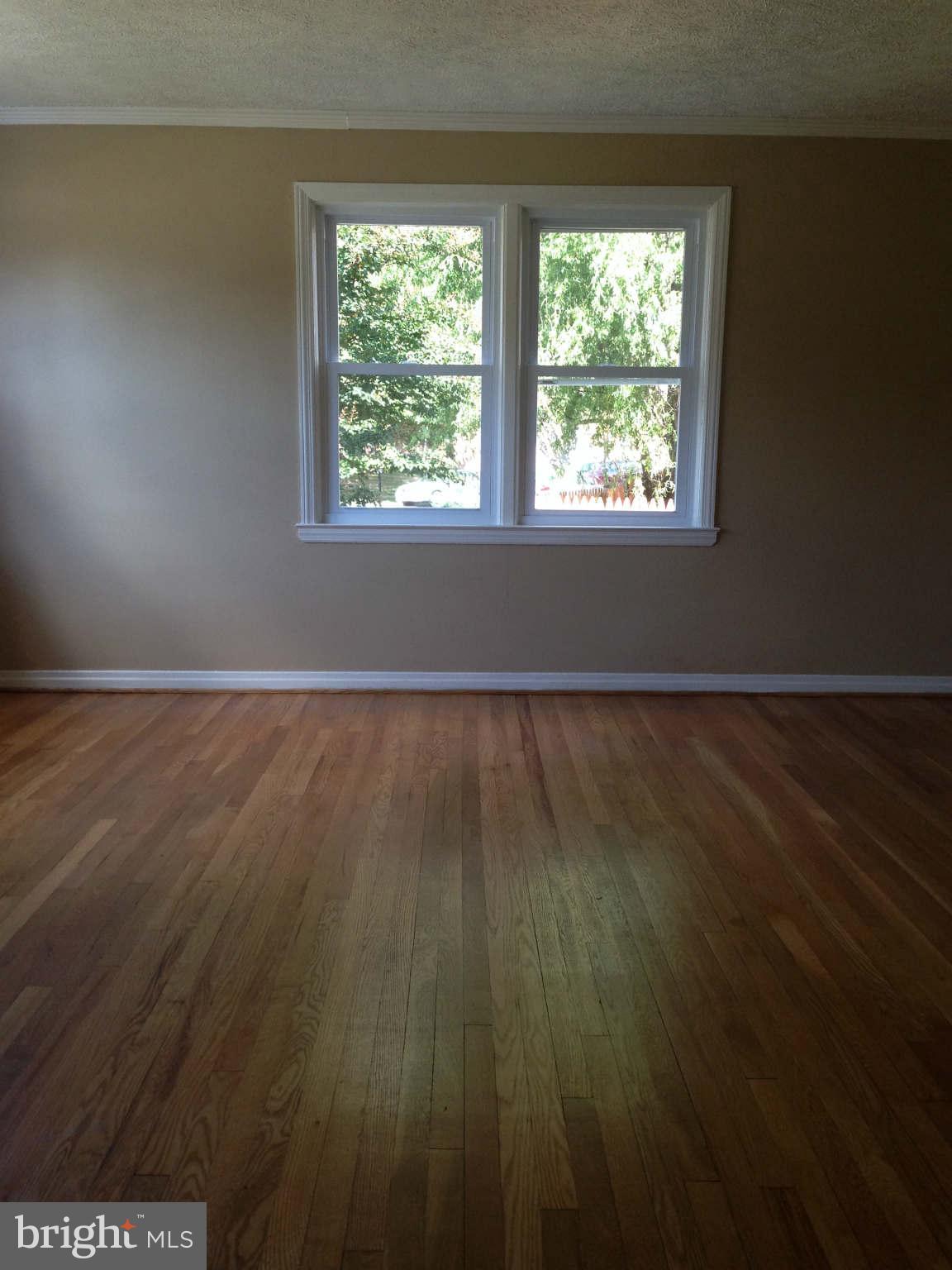 1800 Loch Shiel Road Baltimore, MD 21286 - Photo 10 of 30 Living Room