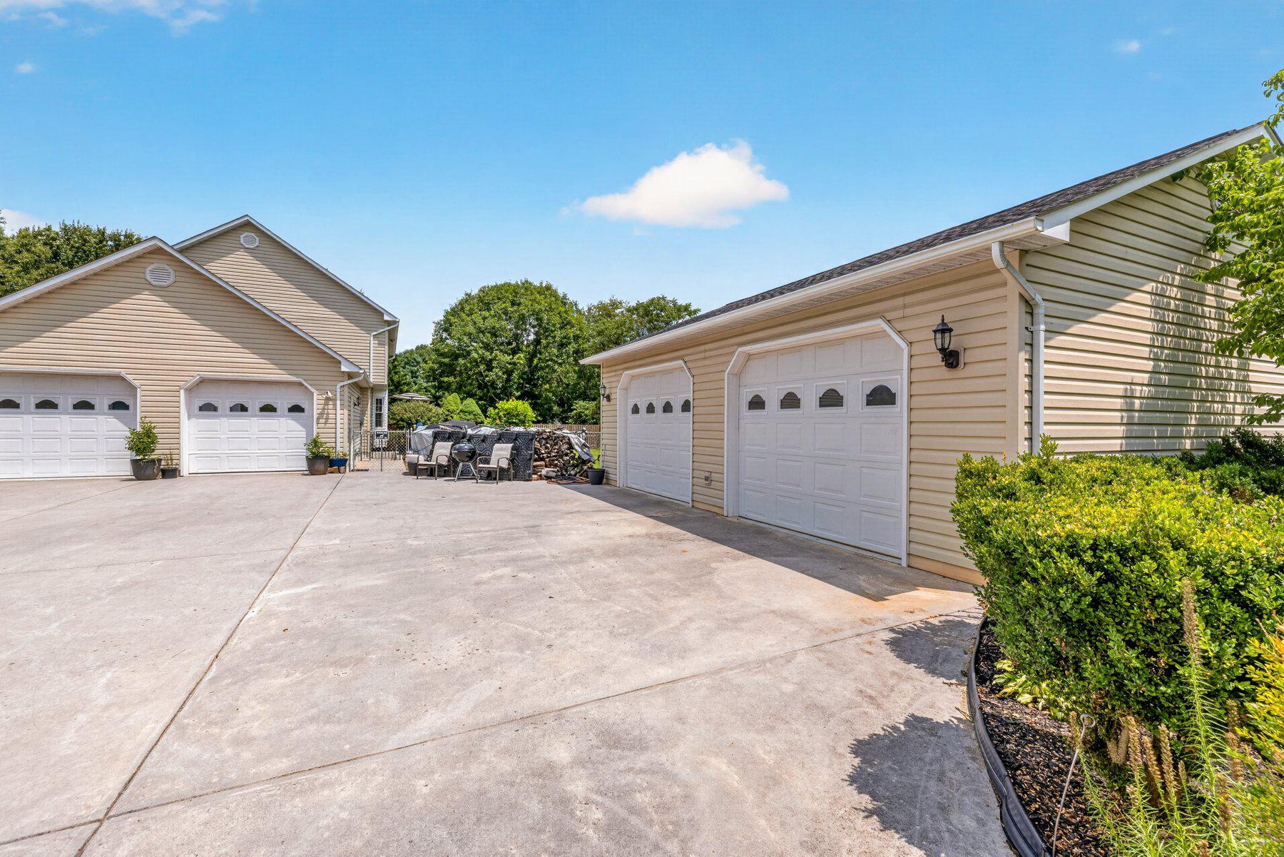 450 Morgan Ford Road Front Royal, VA 22630 - Photo 14 of 72 2 Car Attached & 2 Car Detached Garages!