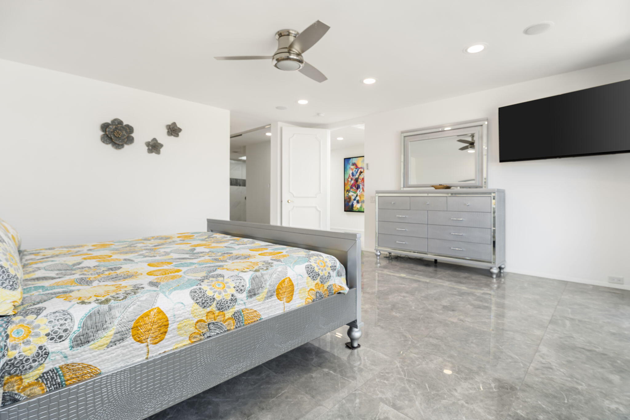 1 Temple Court Rancho Mirage, CA 92270 - Photo 21 of 32 Reverse Guest Room 2