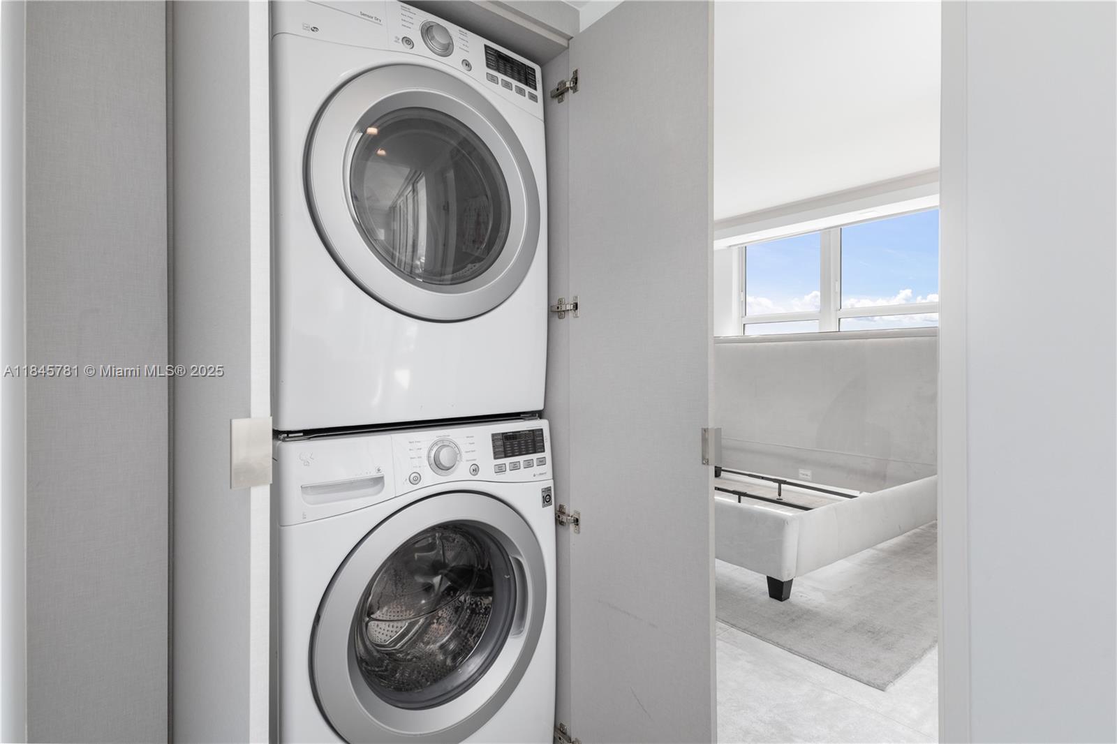 1800 Sunset Harbour Drive, Unit 1515 Miami Beach, FL 33139 - Photo 12 of 33